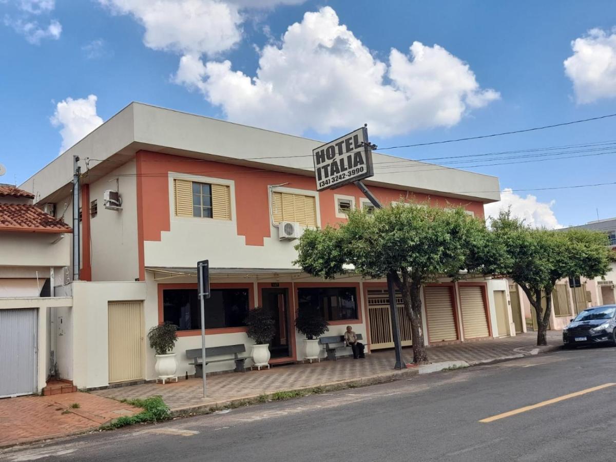 Hotel Italia Araguari Kültér fotó